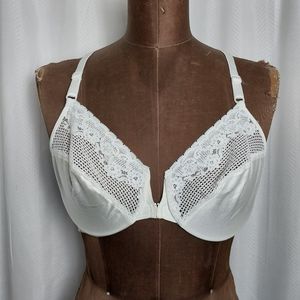 Vintage 1970s Antron III Nylon Lace Underwire Bra Racer Back Front Close 34D